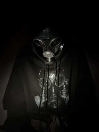 Худи «Gasmask» в реальной жизни 3