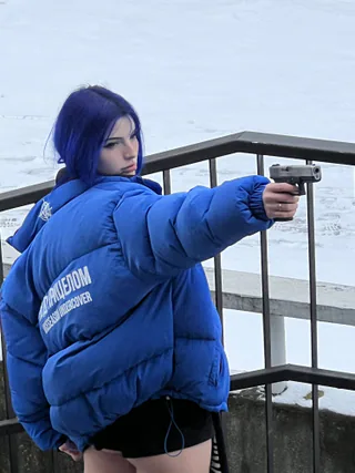 Пуховик «Под прицелом BLUE» в реальной жизни 6
