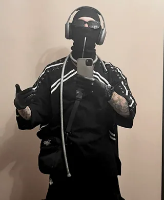 Лонгслив «Nitro Black» V2 в реальной жизни 8