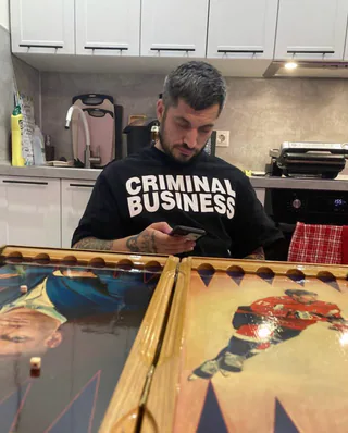 Футболка «Criminal Business» в реальной жизни 11