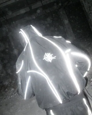 Водоотталкивающая куртка “REFLECTOR” в реальной жизни 11