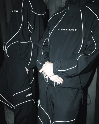 Водоотталкивающая куртка “REFLECTOR” в реальной жизни 9