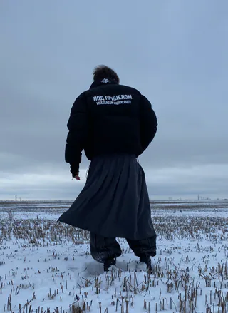 Пуховик «Под прицелом BLACK» в реальной жизни 7